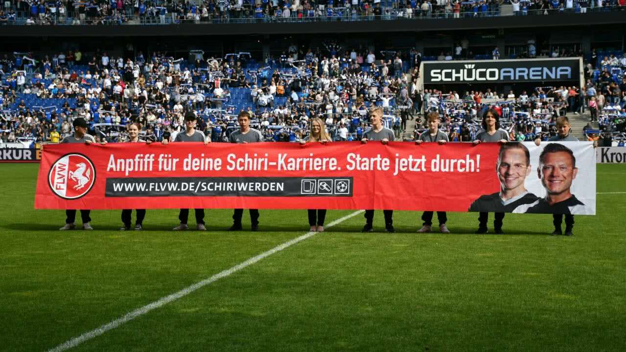 Banner Schiri-Kampagne Krombacher Westfalenpokal